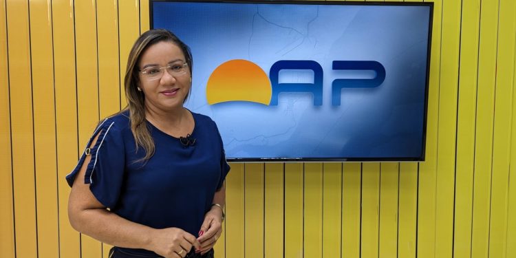 tatiana guedes azul - JORNAL DA TARDE