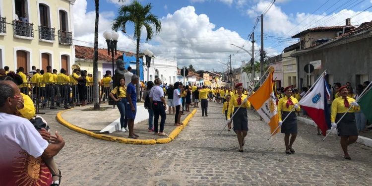 desfile formacao - JORNAL DA TARDE