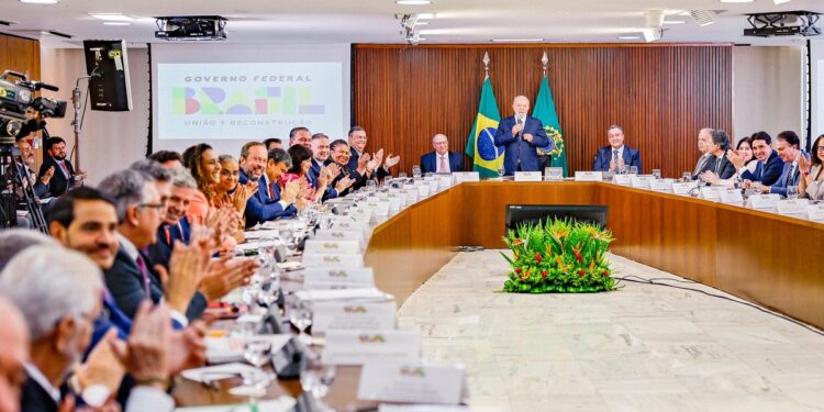 Governo eleva em até 42% valores de diárias para ministros em viagens a trabalho no Brasil | Política