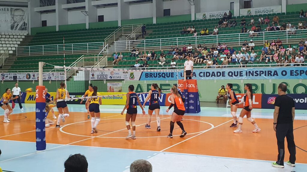 1705238947 948 Abel Moda Volei estreia com vitoria facil na Super Liga - JORNAL DA TARDE