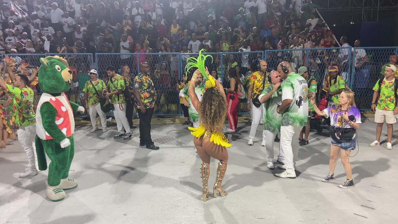 Fabíola Andrade participa do primeiro ensaio na Sapucaí | TV & Famosos -  JORNAL DA TARDE