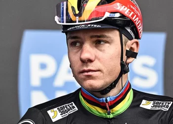 Remco Evenepoel admite falha na Paris-Nice "cometi um grande erro tático"