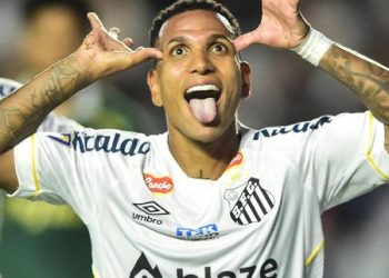 Otero, do Santos, imita comemoração de Neymar ao marcar contra o Palmeiras