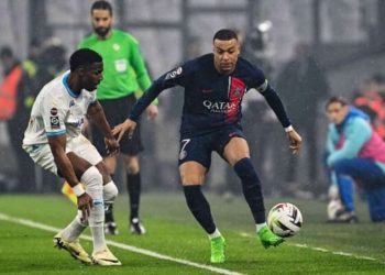 Com gols portugueses, PSG bate arquirrival Olympique