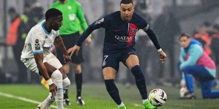 Com gols portugueses, PSG bate arquirrival Olympique