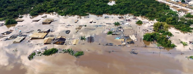 Vista geral das casas afetadas pela enchente do rio Jacuí em Eldorado do Sul, Rio Grande do Sul, Brasil, em 3 de maio de 2024. — Foto: Anselmo Cunha/AFP