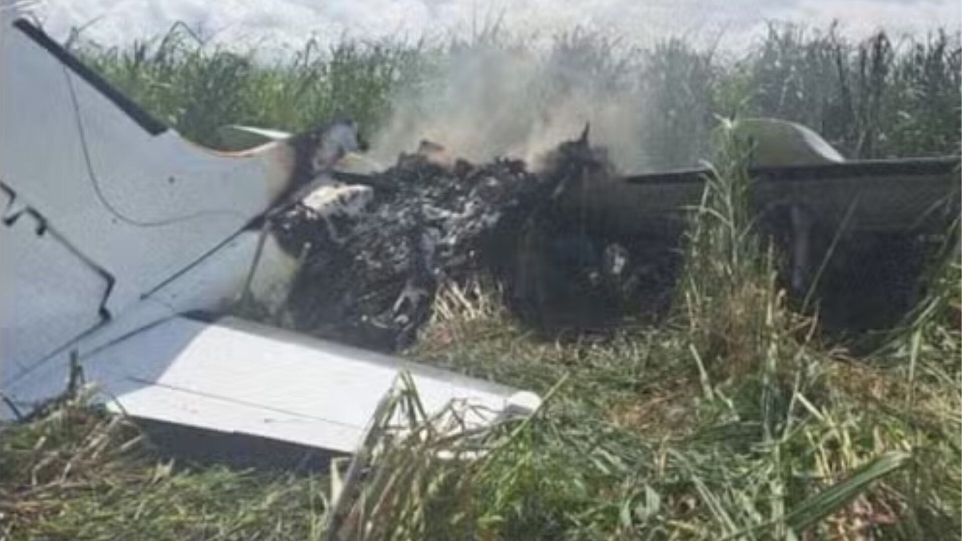 1721154384 997 Aviao com matricula brasileira e abatido pela Forca Aerea da.jp - JORNAL DA TARDE