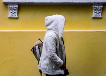 Frente fria traz chuva e queda brusca na temperatura nesta segunda em SC