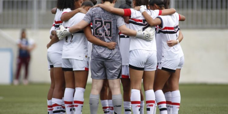 Feminino enfrenta o Flamengo em busca de vaga na semifinal do Brasileiro Sub-20