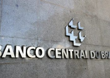 CCJ do Senado adia votação da PEC que transforma Banco Central em empresa pública