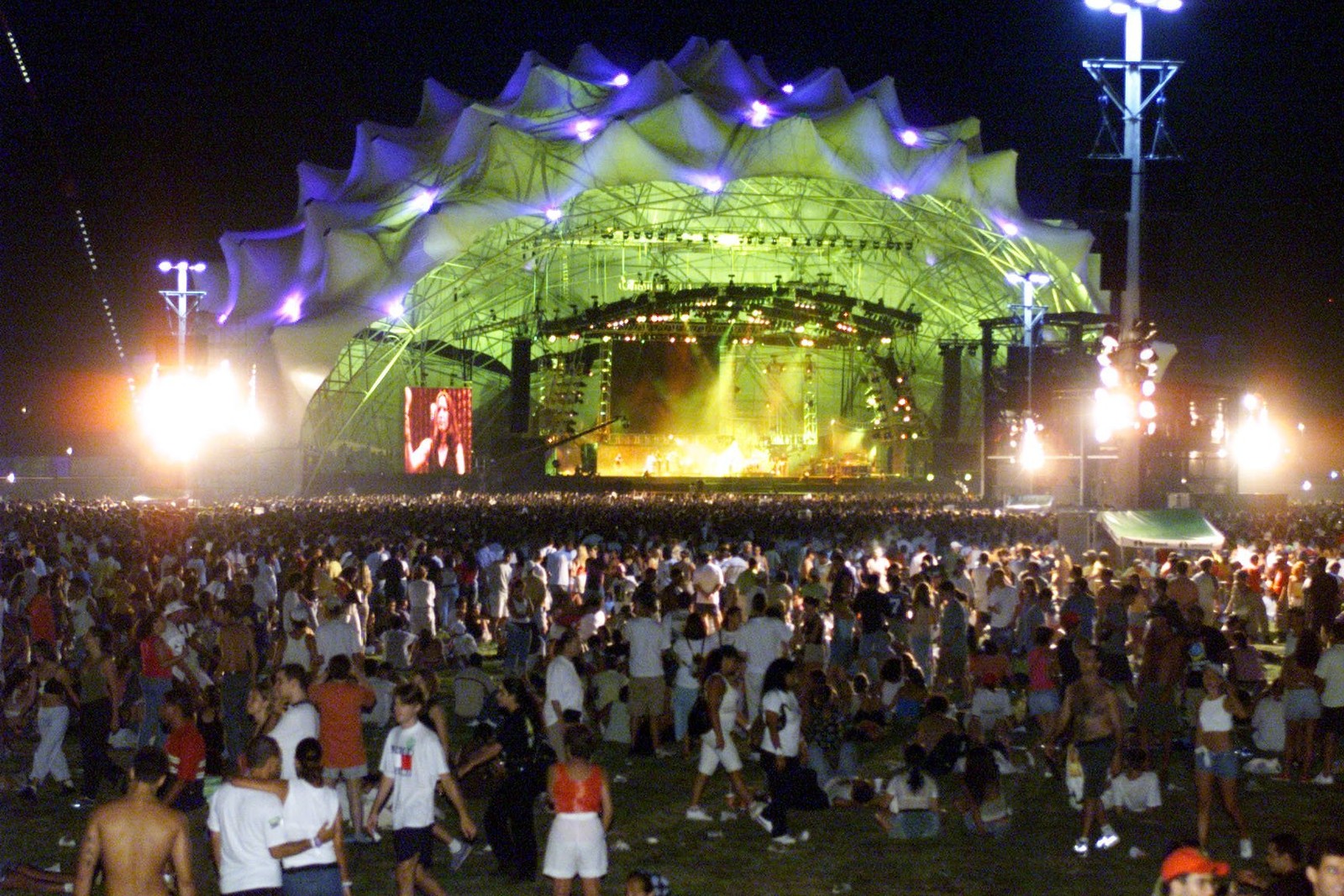 No Rock in Rio III, realizado em 2001, o evento voltou a acontecer em Jacarepaguá, na Zona Oeste do Rio de Janeiro — Foto: Leonardo Aversa