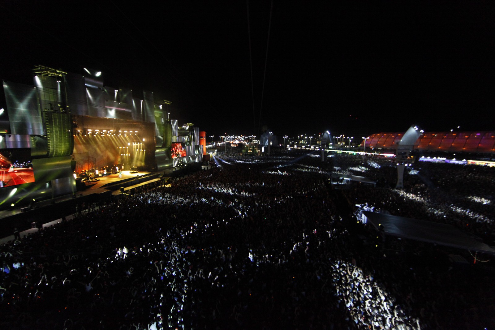 Cerca de 85 mil pessoas foram recebidas por dia no Rock in Rio V, em 2013, ainda no Parque Olímpico Cidade do Rock, na Avenida Salvador Allende, na Barra da Tijuca, no Rio de Janeiro — Foto: Pablo Jacob