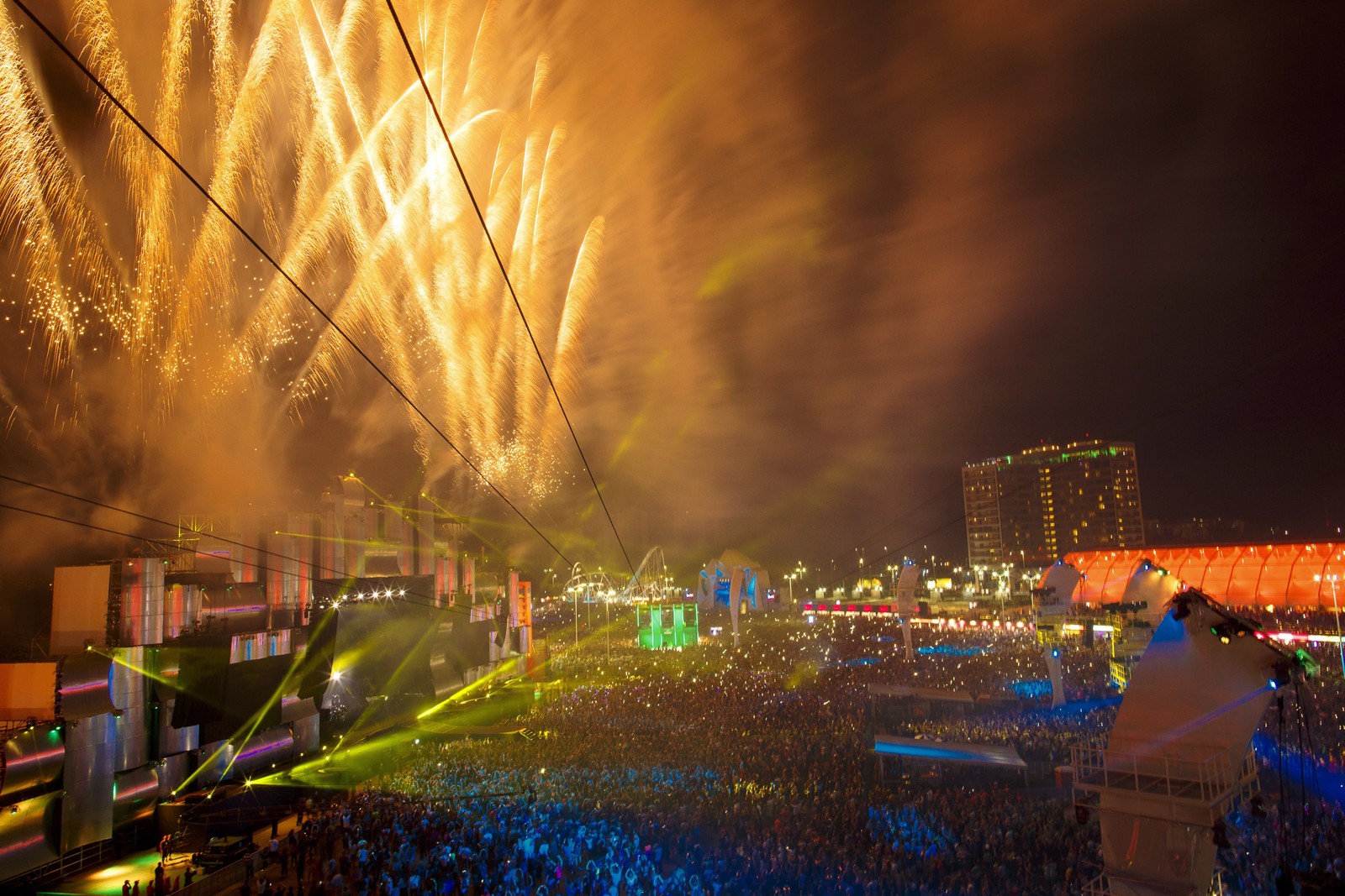 Cerca de 85 mil pessoas compareceram ao Rock in Rio VI, em 2015, ainda realizado no Parque dos Atletas, na Barra da Tijuca — Foto: Daniel Marenco / Agencia O Globo