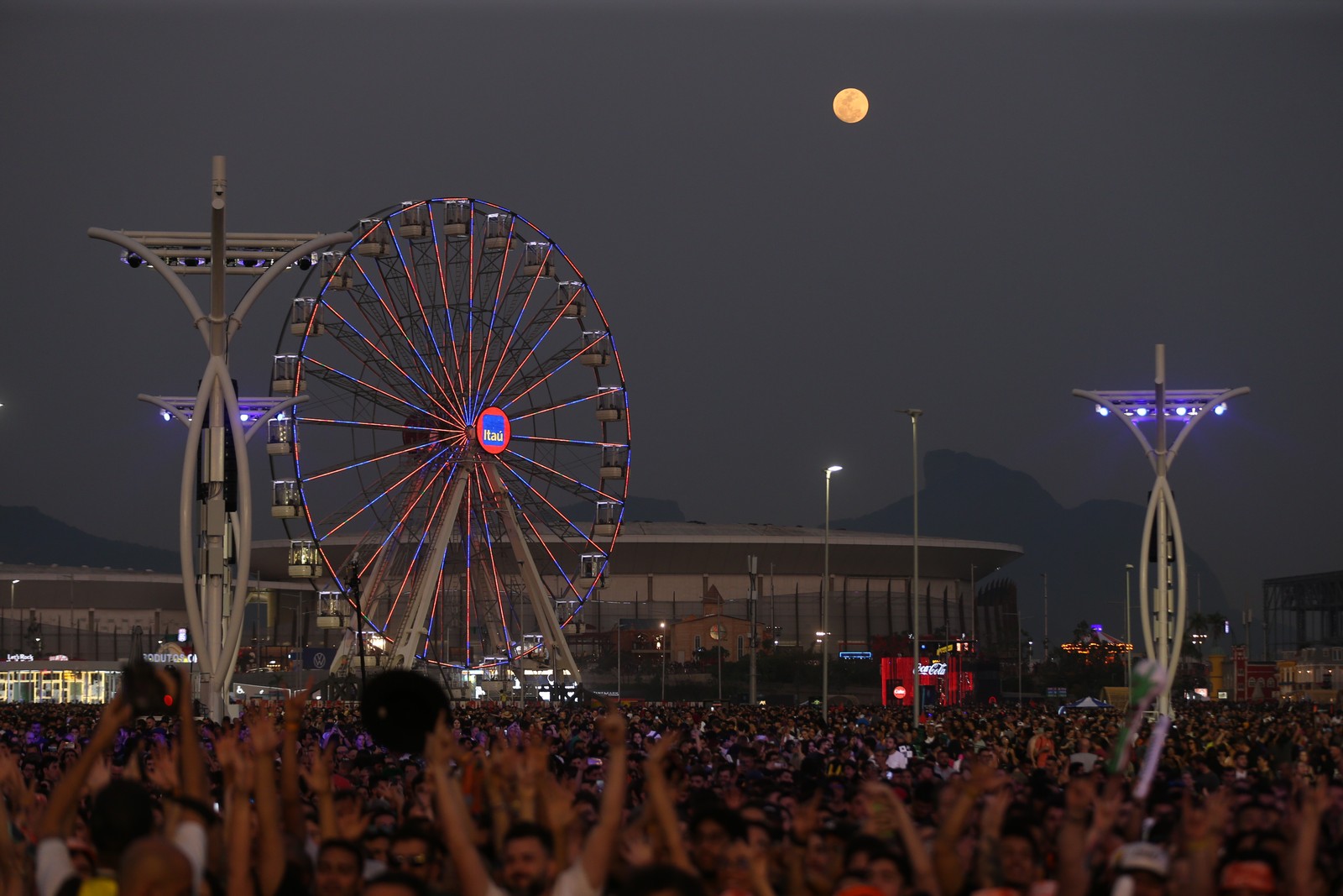 Cerca de 100 mil pessoas marcaram presença no Rock in Rio VI, em 2022, no Parque Olímpico da Barra — Foto: Alexandre Cassiano