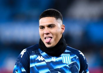 AVELLANEDA, ARGENTINA - AUGUST 09: Juan Fernando Quintero of Racing Club reacts prior to a Liga Profesional 2024 match between Racing Club and Gimnasia y Esgrima La Plata at Presidente Peron Stadium on August 09, 2024 in Avellaneda, Argentina. (Photo by Rodrigo Valle/Getty Images)