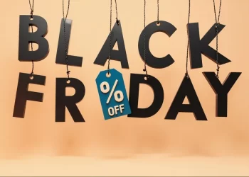 Black Friday escrito com letras penduradas e porcentagem no lugar do Y