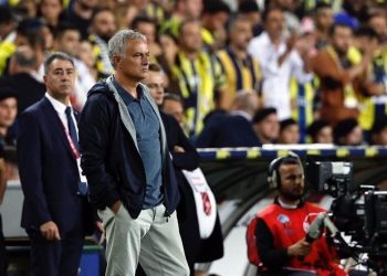 Jose-Mourinho-no-Fenerbahce-2-edited-aspect-ratio-512-320