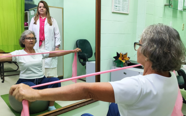 Dia do fisioterapeuta: profissionais da Rede Sesa promovem bem-estar e independência de pacientes