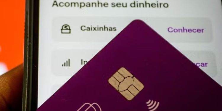 Cobrança duplicada no app do Nubank? Clientes relatam problemas nas redes sociais