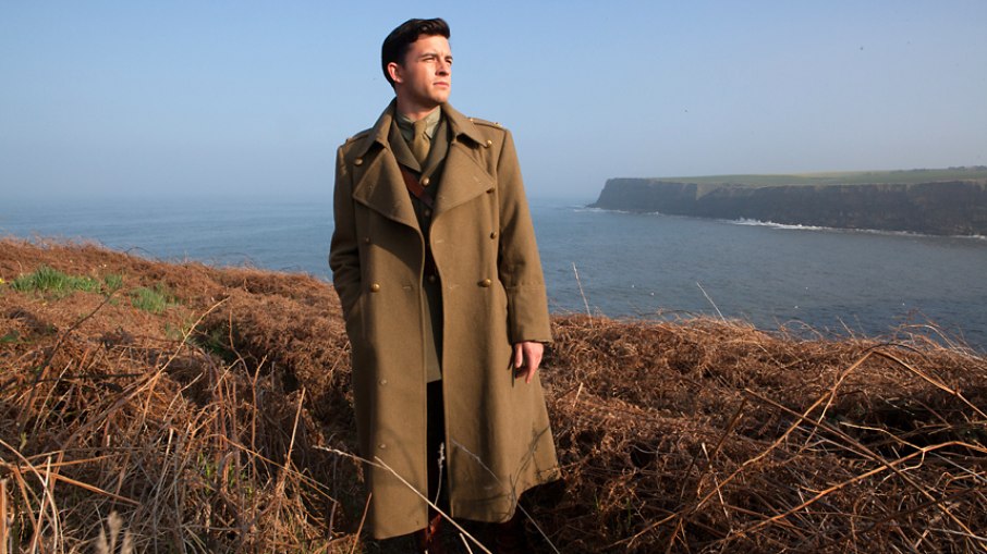 Jonathan Bailey em Juventudes Roubadas