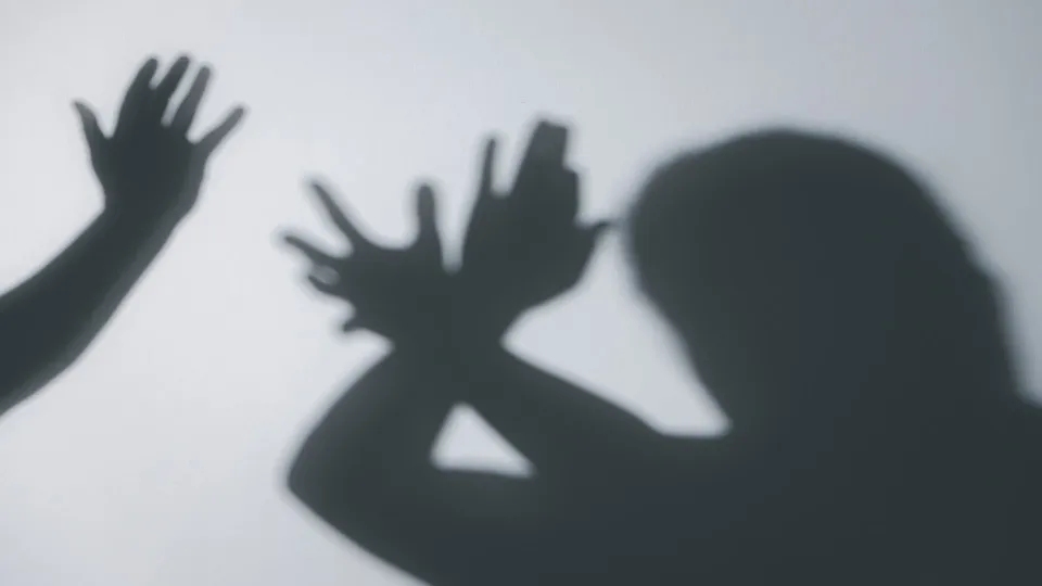 Violência recorrente contra mulheres expõe fragilidade da rede de proteção