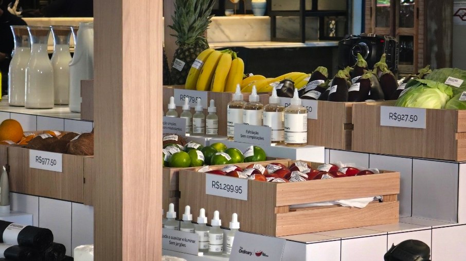 Instalação de The Ordinary questiona excessos do mercado