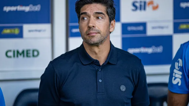Flaco e Abel vivem entre tapas e beijos no Palmeiras