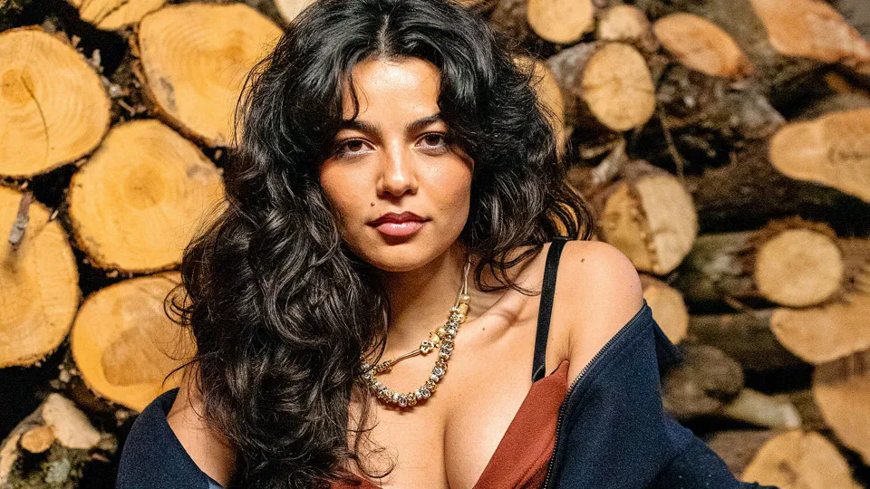 Larissa Bocchino diz que aprendeu com papel em 'Guerreiros do Sol'