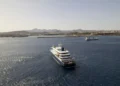 Navio de cruzeiro atingido por hantavírus retira passageiros doentes