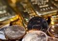 Ouro fecha perto da estabilidade diante de tensões no Oriente Médio