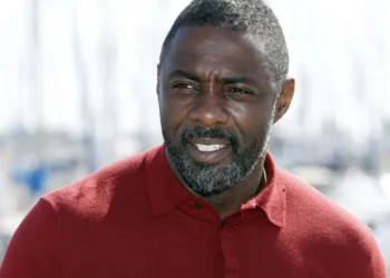 Idris Elba diz que público não aceitaria um James Bond negro