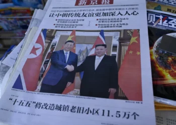 Xi visita Coreia do Norte e promete intensificar aliança com Kim Jong-un