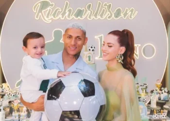 Richarlison rebate critica ao nome do filho: