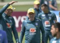 Ainda sem Neymar, Ancelotti mantém mistério sobre escalação para estreia na Copa