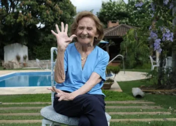 Fotos da juventude de famosos que nunca vimos jovens