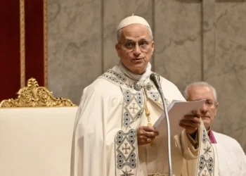 Papa Leão 14 chega à Sagrada Família, em Barcelona, para inauguração de torre