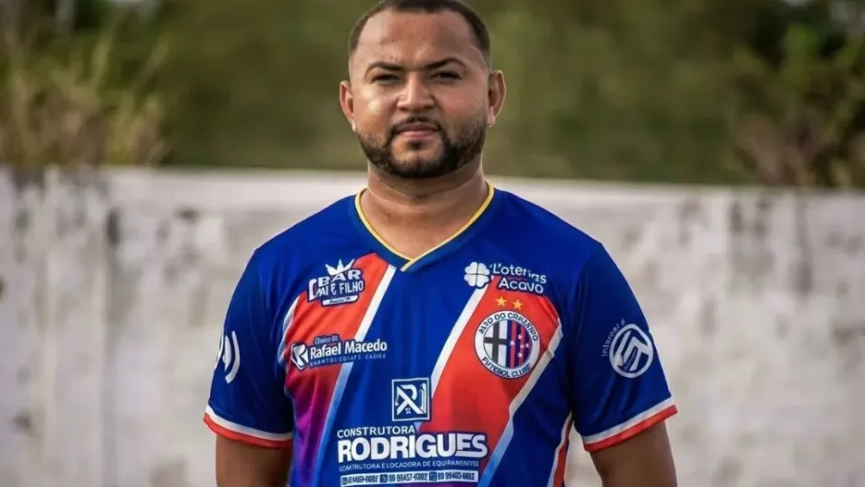 Jogador de futebol morre em acidente de moto, aos 24 anos