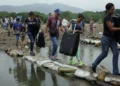 Número de refugiados e deslocados cai pela primeira vez em 10 anos, diz Acnur