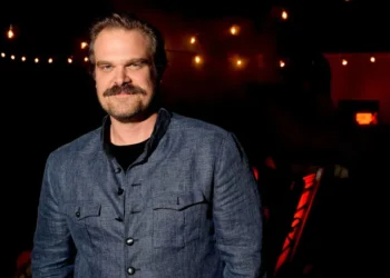David Harbour, de Stranger Things, admite crise de saúde mental