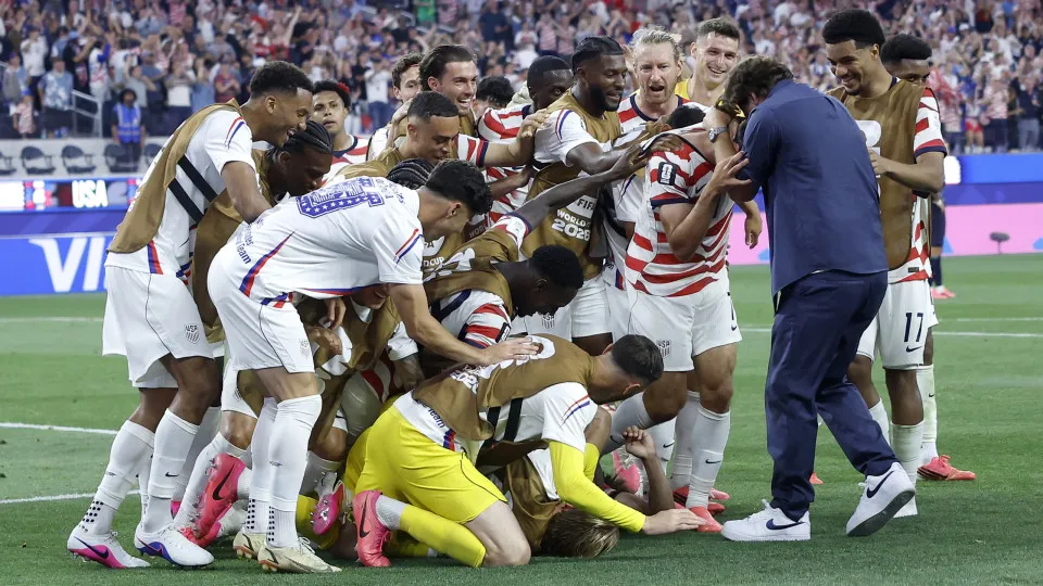 EUA estreiam na Copa em casa com