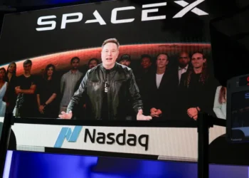 Elon Musk torna-se o 1.º trilionário após entrada da SpaceX na bolsa