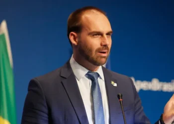 Eduardo pede rompimento de Flavio com Novo por fala de Zema sobre Vorcaro
