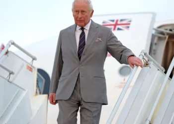 Sabia que Charle III não precisa de passaporte para viajar? Veja o motivo
