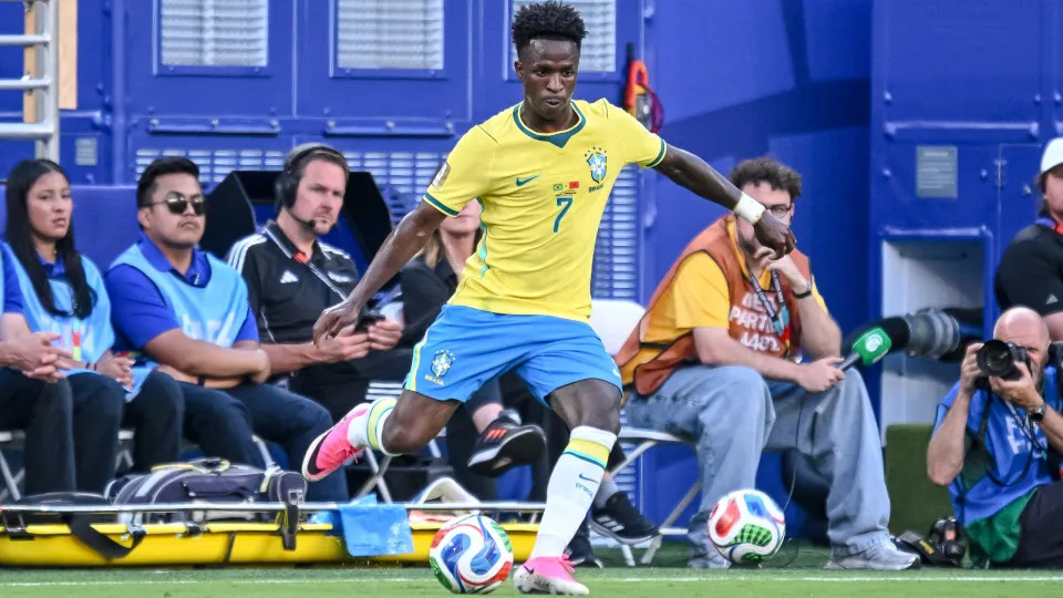 Vinícius Júnior admite atuação ruim do Brasil: