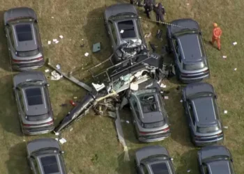 Ao menos 6 pessoas morrem no RJ após choque entre dois helicópteros