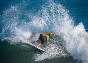 Italo é vice em El Salvador, mas chega à etapa do Rio como líder do ranking