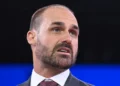 Eduardo Bolsonaro defende ruptura entre PL e Novo após nova fala de Zema sobre Flávio e Vorcaro