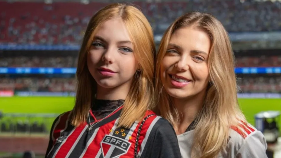 Filha de Sheila Mello brinca com fama da mãe em show de Matuê: