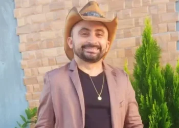 Cantor de 37 anos morre em grave acidente em rodovia do Piauí