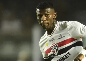 Santos e São Paulo não se entendem, e negociações por Arboleda emperram